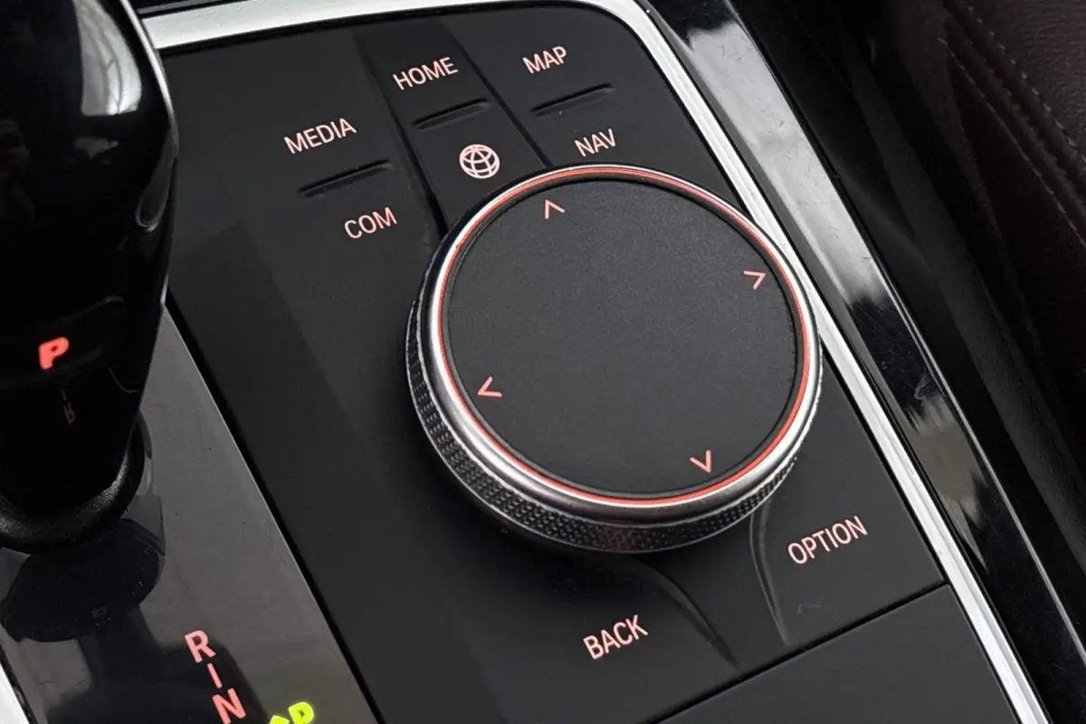 xDrive30e High Executive SOH 95% M Sport Keyless Head-Up