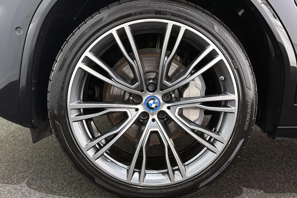 xDrive30e High Executive SOH 95% M Sport Keyless Head-Up