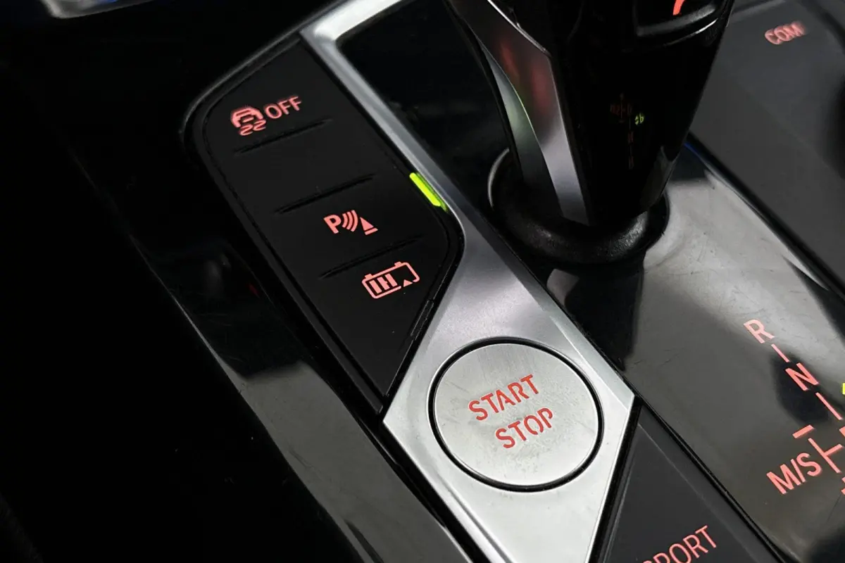 xDrive30e High Executive SOH 95% M Sport Keyless Head-Up