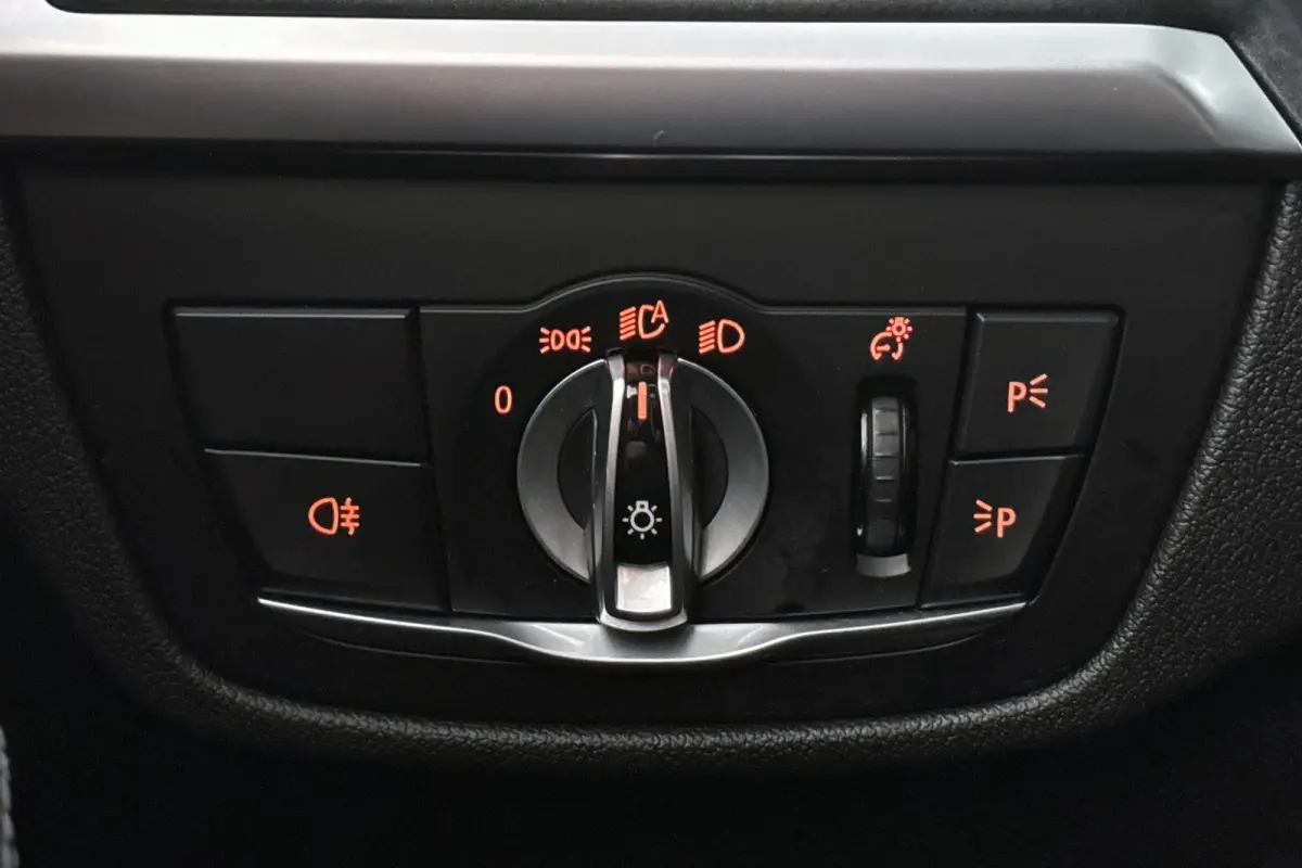xDrive30e High Executive SOH 95% M Sport Keyless Head-Up