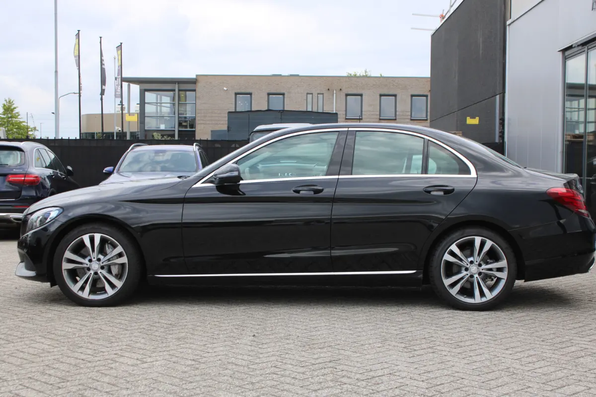350e Avantgarde LUCHTVERING HALF LEDER NAVI