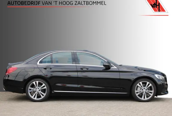 350e Avantgarde LUCHTVERING HALF LEDER NAVI