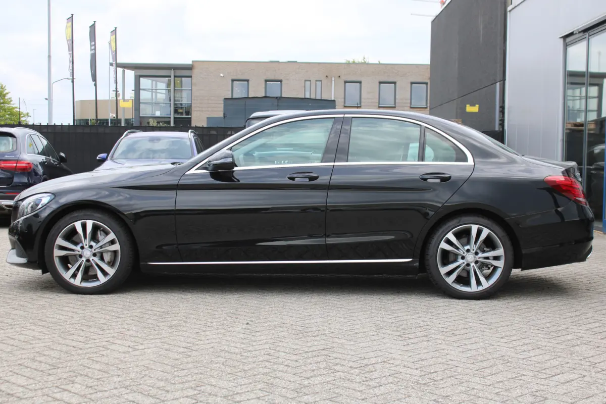 350e Avantgarde LUCHTVERING HALF LEDER NAVI