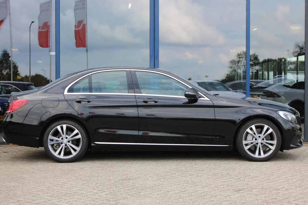 350e Avantgarde LUCHTVERING HALF LEDER NAVI