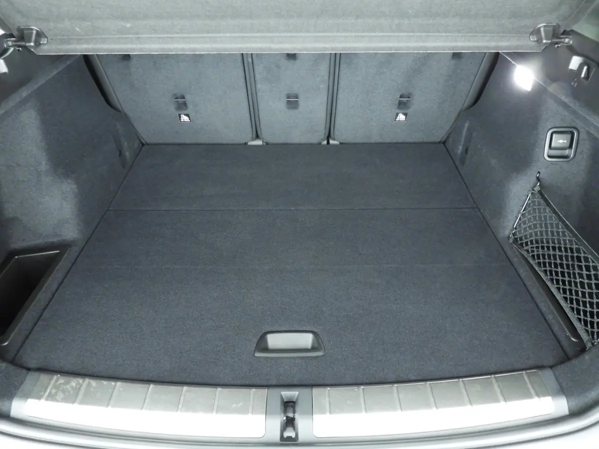 sDrive18i | Handbak !! | LED | Leder | HUD | Sportstoelen | Clima | PDC | DAB | Hifi speakers | Alu 18 inch