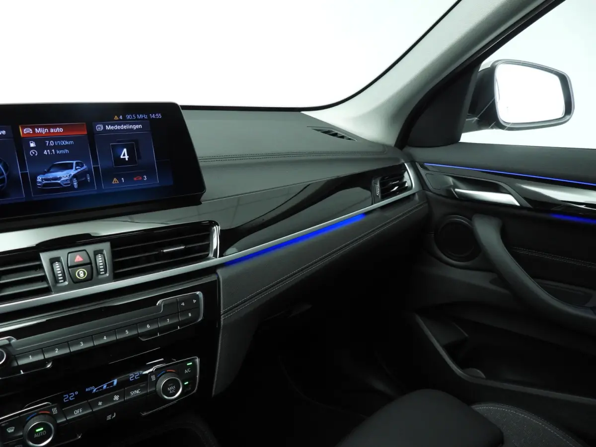 sDrive18i | Handbak !! | LED | Leder | HUD | Sportstoelen | Clima | PDC | DAB | Hifi speakers | Alu 18 inch
