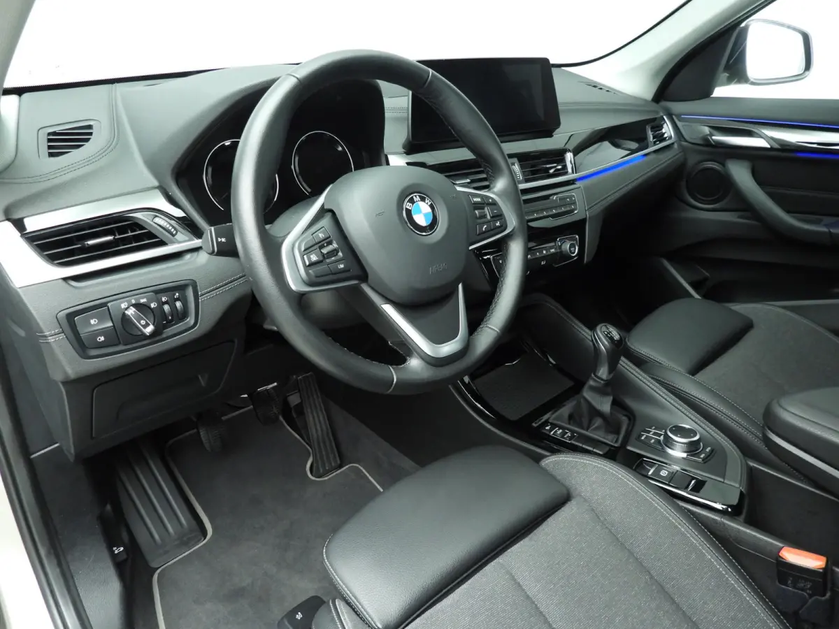 sDrive18i | Handbak !! | LED | Leder | HUD | Sportstoelen | Clima | PDC | DAB | Hifi speakers | Alu 18 inch