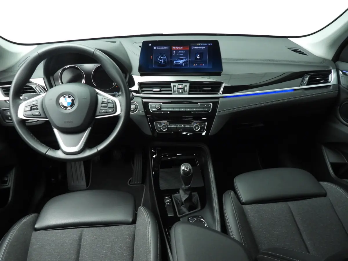 sDrive18i | Handbak !! | LED | Leder | HUD | Sportstoelen | Clima | PDC | DAB | Hifi speakers | Alu 18 inch