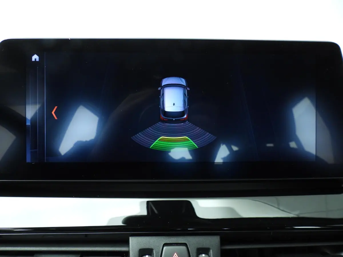 sDrive18i | Handbak !! | LED | Leder | HUD | Sportstoelen | Clima | PDC | DAB | Hifi speakers | Alu 18 inch