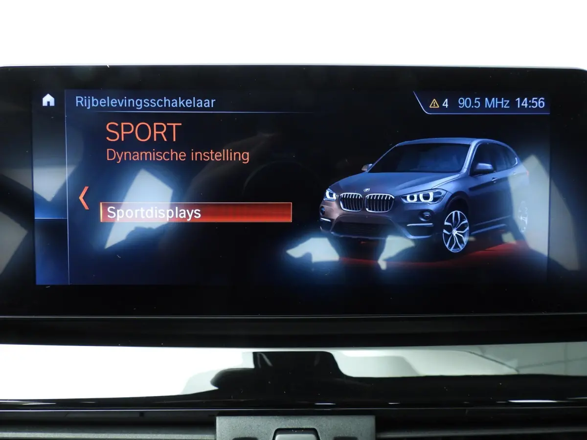sDrive18i | Handbak !! | LED | Leder | HUD | Sportstoelen | Clima | PDC | DAB | Hifi speakers | Alu 18 inch