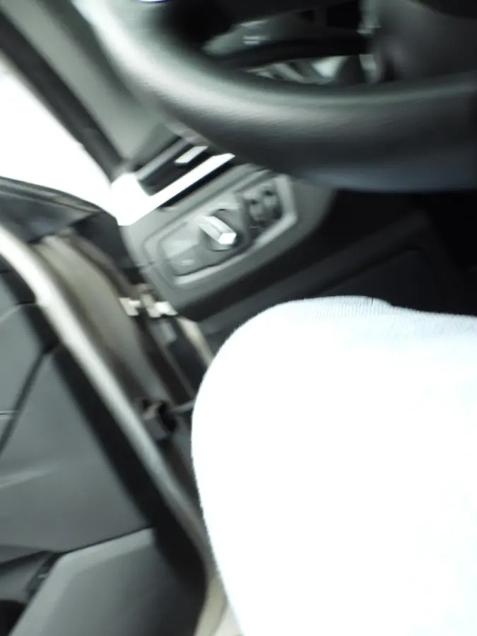 sDrive18i | Handbak !! | LED | Leder | HUD | Sportstoelen | Clima | PDC | DAB | Hifi speakers | Alu 18 inch