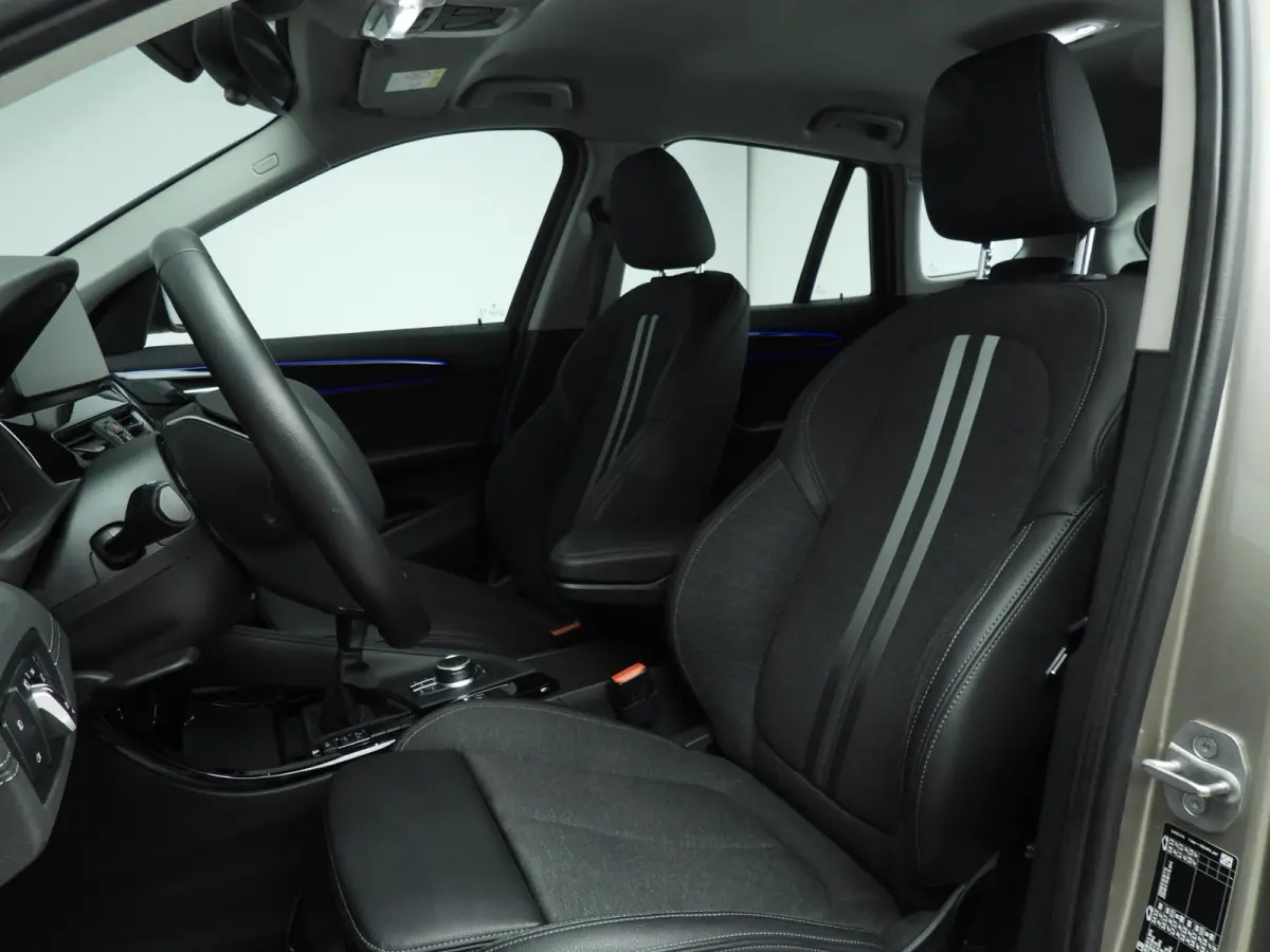 sDrive18i | Handbak !! | LED | Leder | HUD | Sportstoelen | Clima | PDC | DAB | Hifi speakers | Alu 18 inch