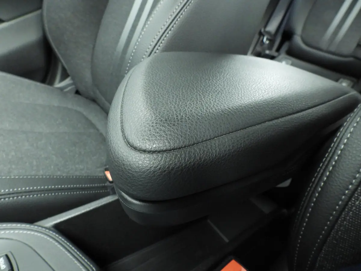 sDrive18i | Handbak !! | LED | Leder | HUD | Sportstoelen | Clima | PDC | DAB | Hifi speakers | Alu 18 inch