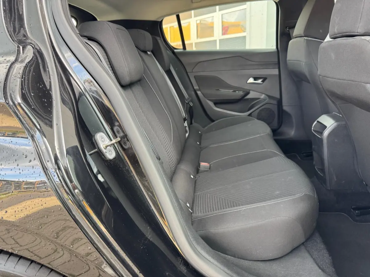 1.2 PureTech Allure Pack Business | Nieuwe Distributieriem | Digital Cockpit | CarPlay | Navigatie | Lichtmetaal | Cruise | Climate
