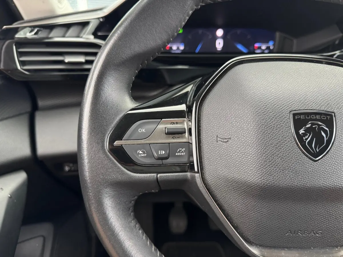 1.2 PureTech Allure Pack Business | Nieuwe Distributieriem | Digital Cockpit | CarPlay | Navigatie | Lichtmetaal | Cruise | Climate