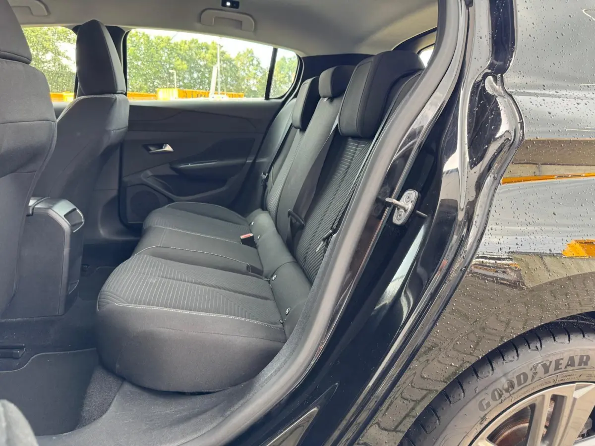 1.2 PureTech Allure Pack Business | Nieuwe Distributieriem | Digital Cockpit | CarPlay | Navigatie | Lichtmetaal | Cruise | Climate