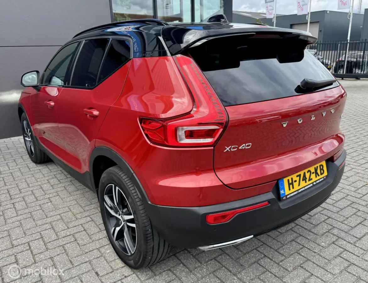 2.0 T4 AWD R-Design