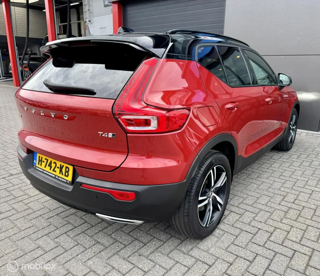 2.0 T4 AWD R-Design