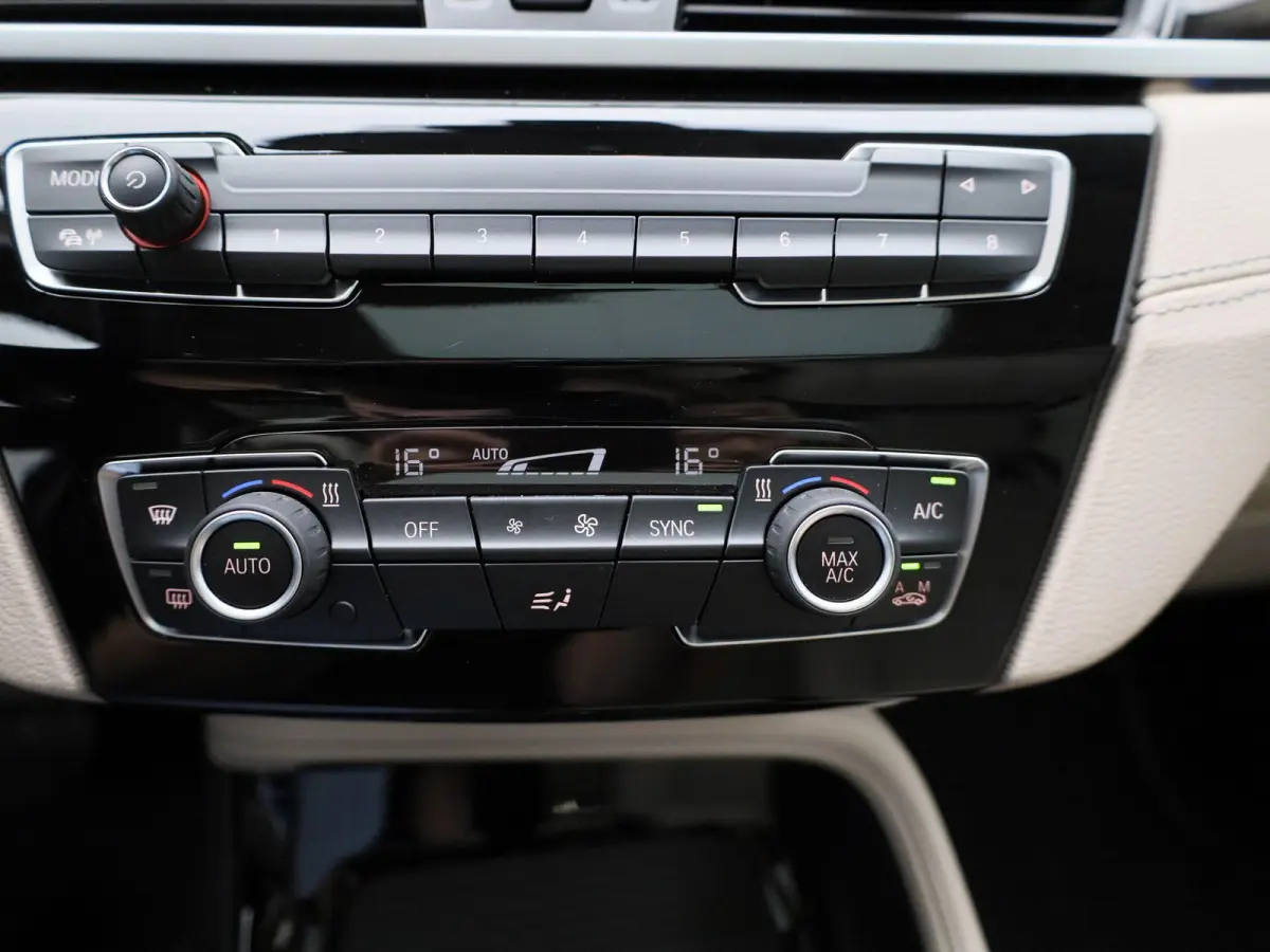 xDrive25e | PANORAMADAK | CAMERA | HEAD UP DISPLAY | PARKEERSENSOREN | CRUISE