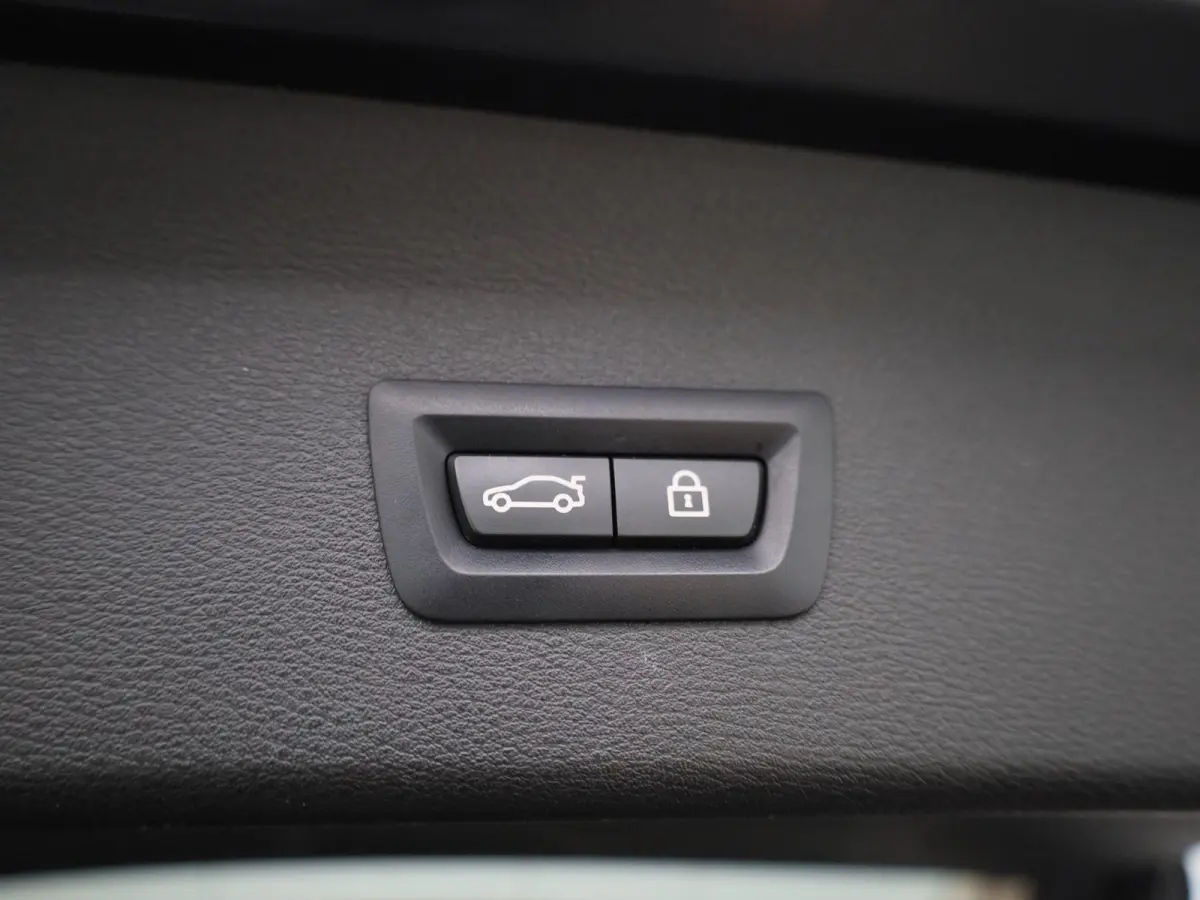 xDrive25e | PANORAMADAK | CAMERA | HEAD UP DISPLAY | PARKEERSENSOREN | CRUISE