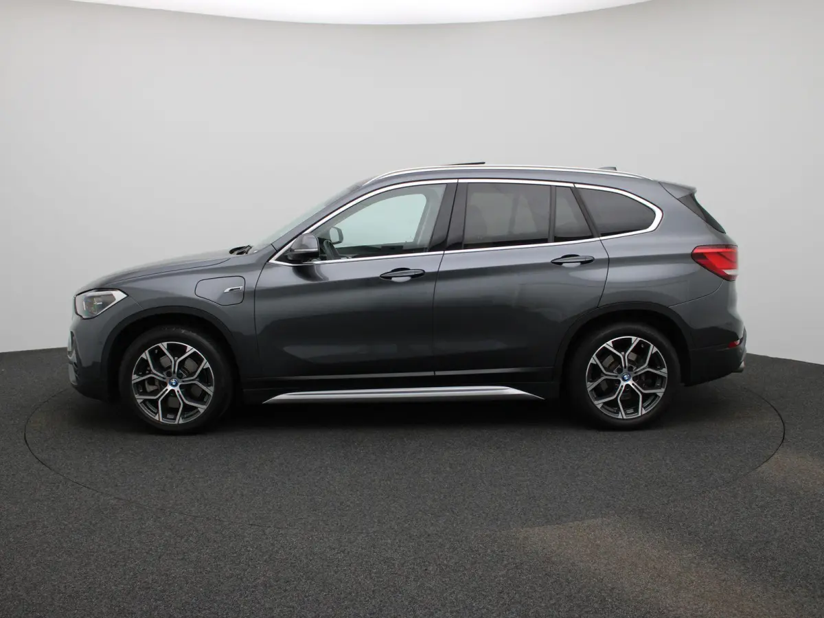 xDrive25e | PANORAMADAK | CAMERA | HEAD UP DISPLAY | PARKEERSENSOREN | CRUISE