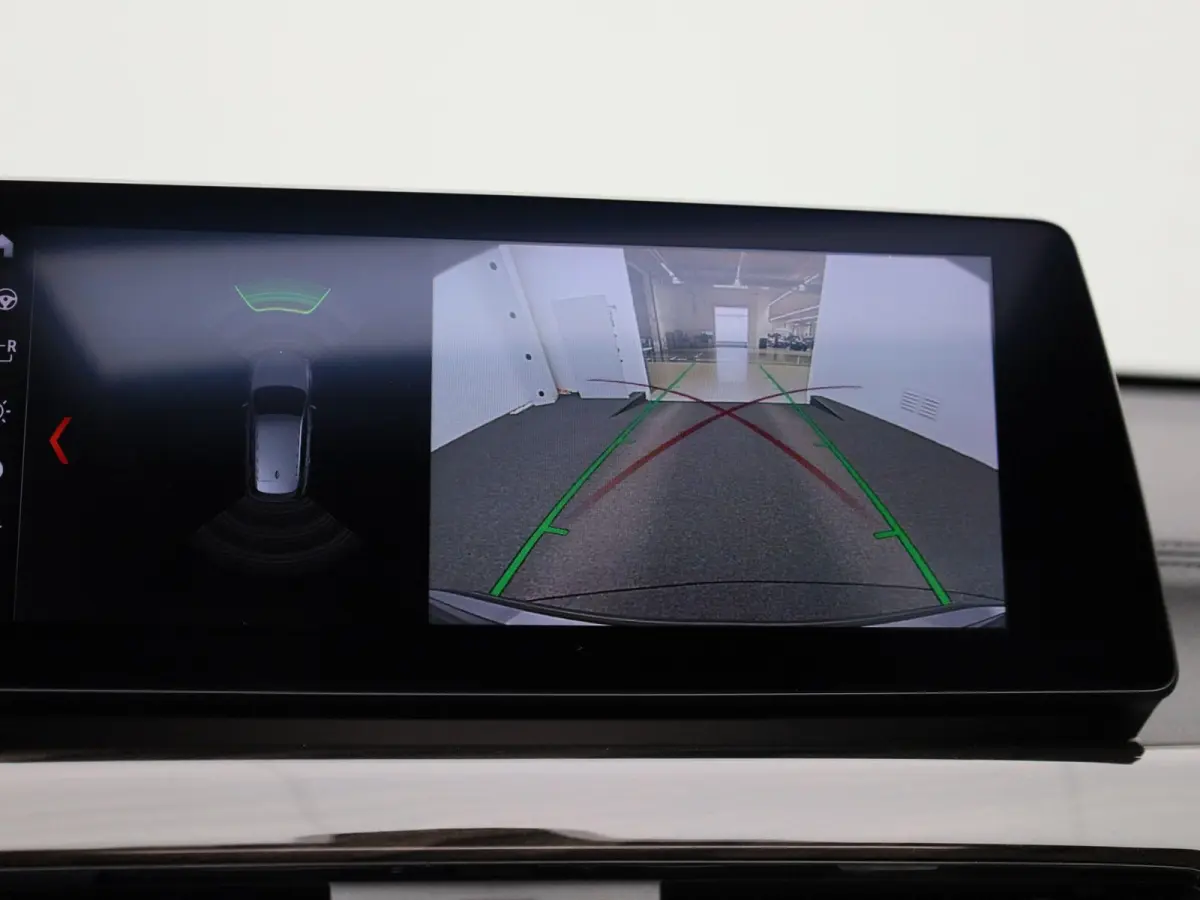 xDrive25e | PANORAMADAK | CAMERA | HEAD UP DISPLAY | PARKEERSENSOREN | CRUISE