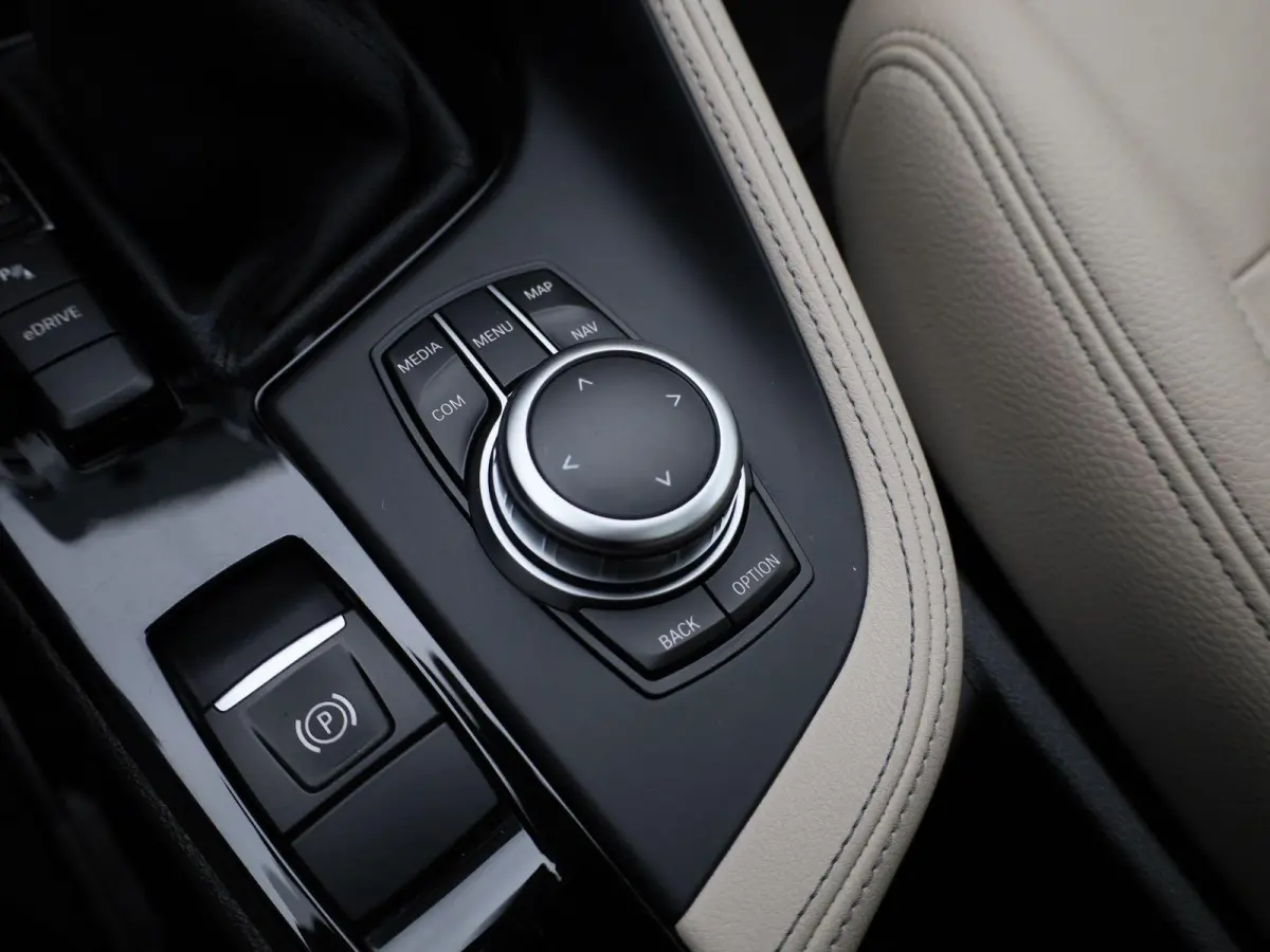xDrive25e | PANORAMADAK | CAMERA | HEAD UP DISPLAY | PARKEERSENSOREN | CRUISE