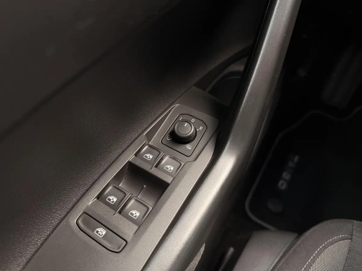1.0 TSI Life NAV.VIA.APP | CAM | ADAPT.CRUISE | STOELVERW. | KEYLESS | LED