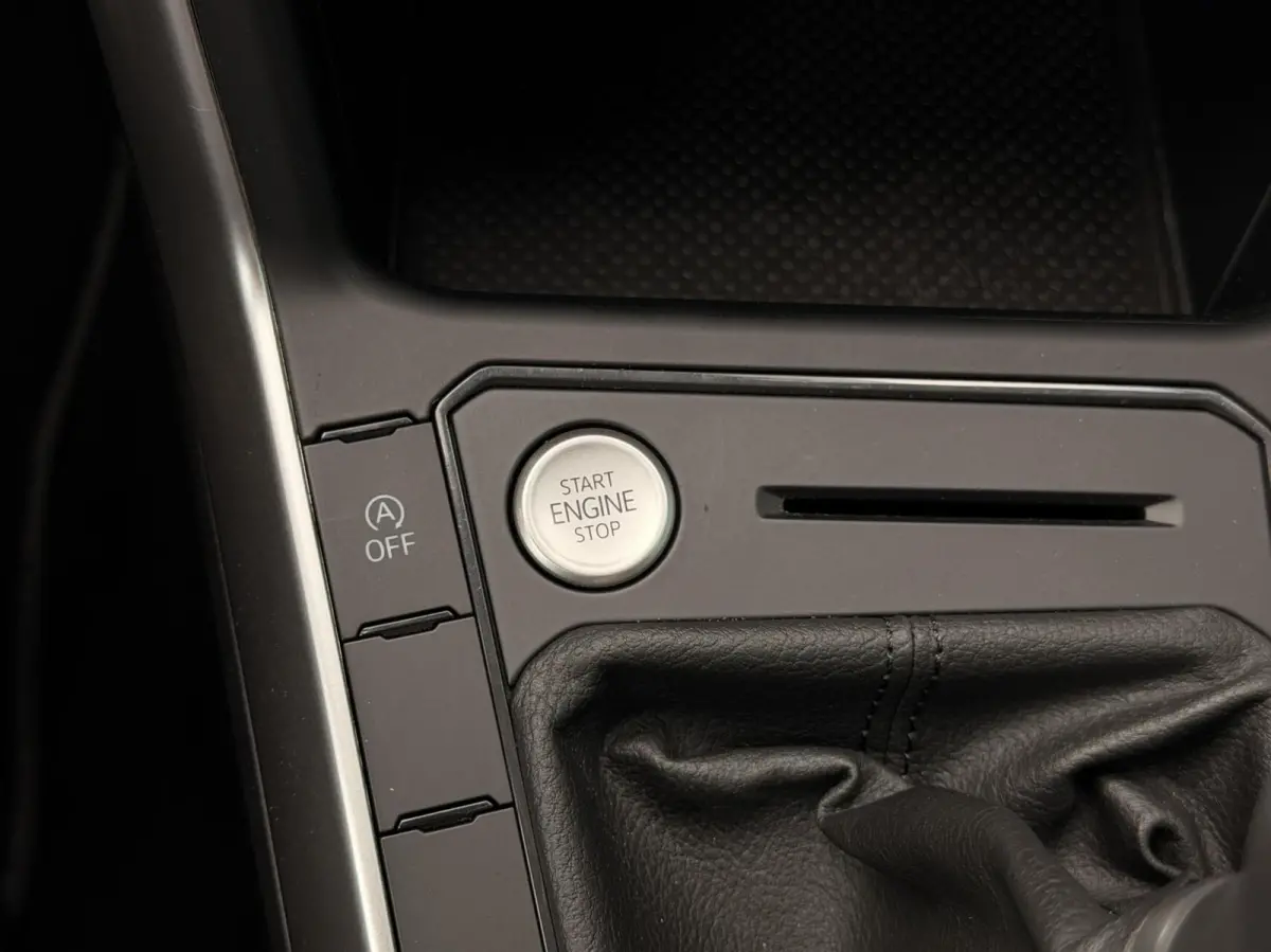 1.0 TSI Life NAV.VIA.APP | CAM | ADAPT.CRUISE | STOELVERW. | KEYLESS | LED