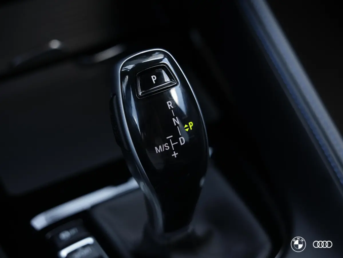 20i sDrive M SPORT / ACC / HIFI / HEADUP / CARPLAY / DAB+ / 19"
