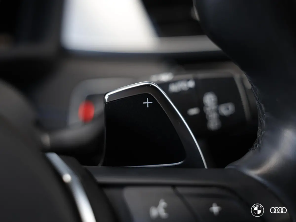 20i sDrive M SPORT / ACC / HIFI / HEADUP / CARPLAY / DAB+ / 19"
