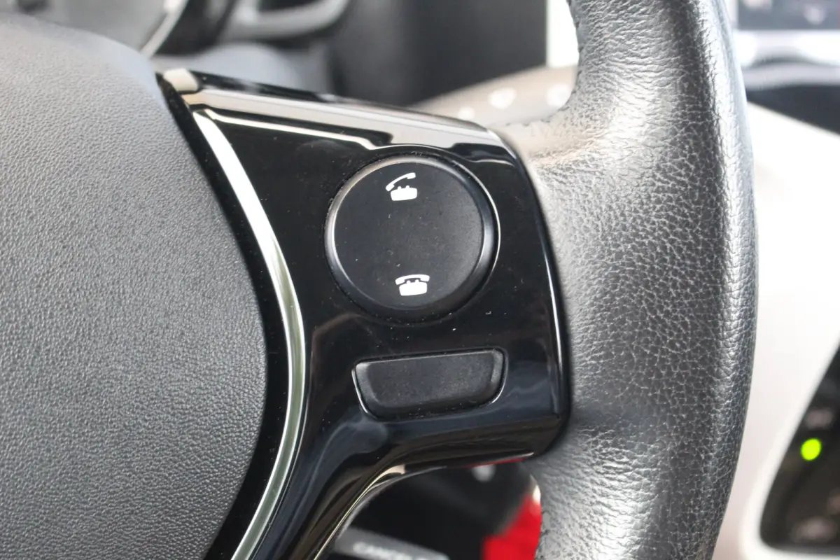 1.0 VTi Millenium | Airco | Carplay | Bluetooth | Elek. Ramen | Airco | Carplay | Bluetooth | Elek. Ramen |