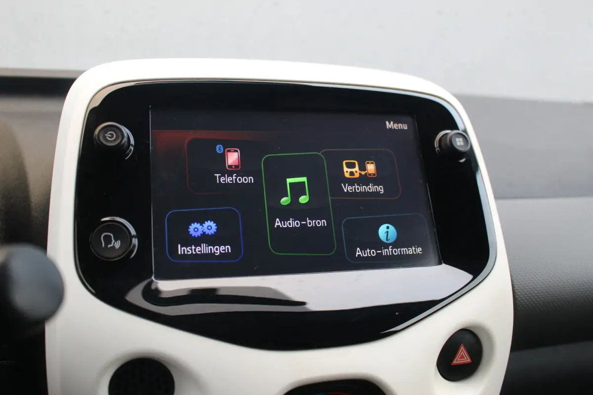 1.0 VTi Millenium | Airco | Carplay | Bluetooth | Elek. Ramen | Airco | Carplay | Bluetooth | Elek. Ramen |