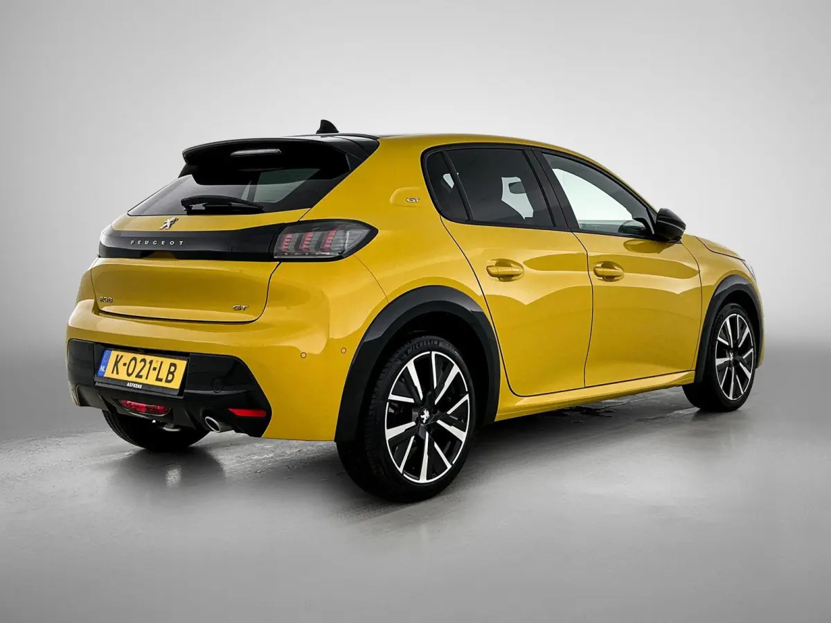 GT 100pk | Navigatie | Achteruitrijcamera | 3D Cockpit | Climate Control | Cruise Control | Parkeersensoren v+a | Dodehoeksensor | Armsteun | Keyless | Full Led koplampen | Half lederen spor