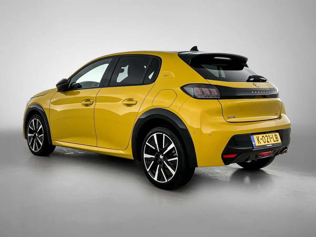 GT 100pk | Navigatie | Achteruitrijcamera | 3D Cockpit | Climate Control | Cruise Control | Parkeersensoren v+a | Dodehoeksensor | Armsteun | Keyless | Full Led koplampen | Half lederen spor