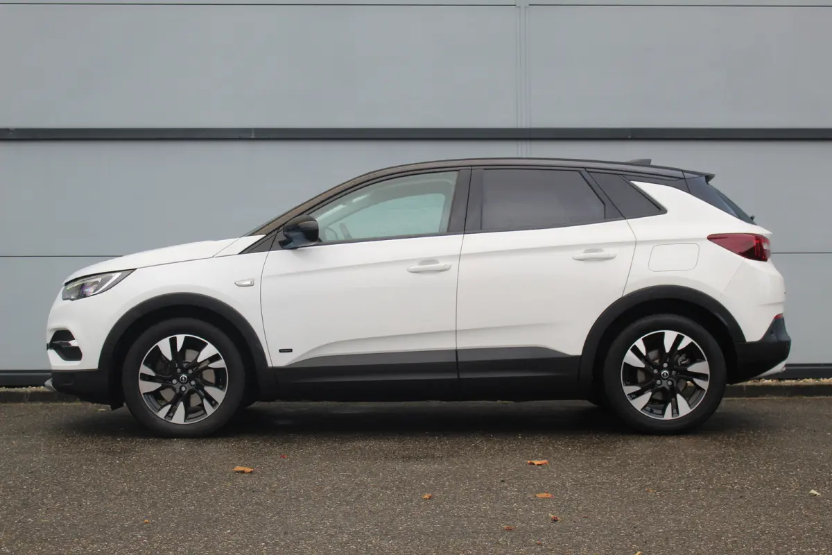 1.6 Turbo Hybrid Elegance | Camera | AGR Stoel | Elek. Achterklep | Keyless | CarPlay | Climate | Cruise C. | LED | 18" LMV | PDC V&A | Camera | AGR Stoel | Elek. Achterklep | Keyless | CarP