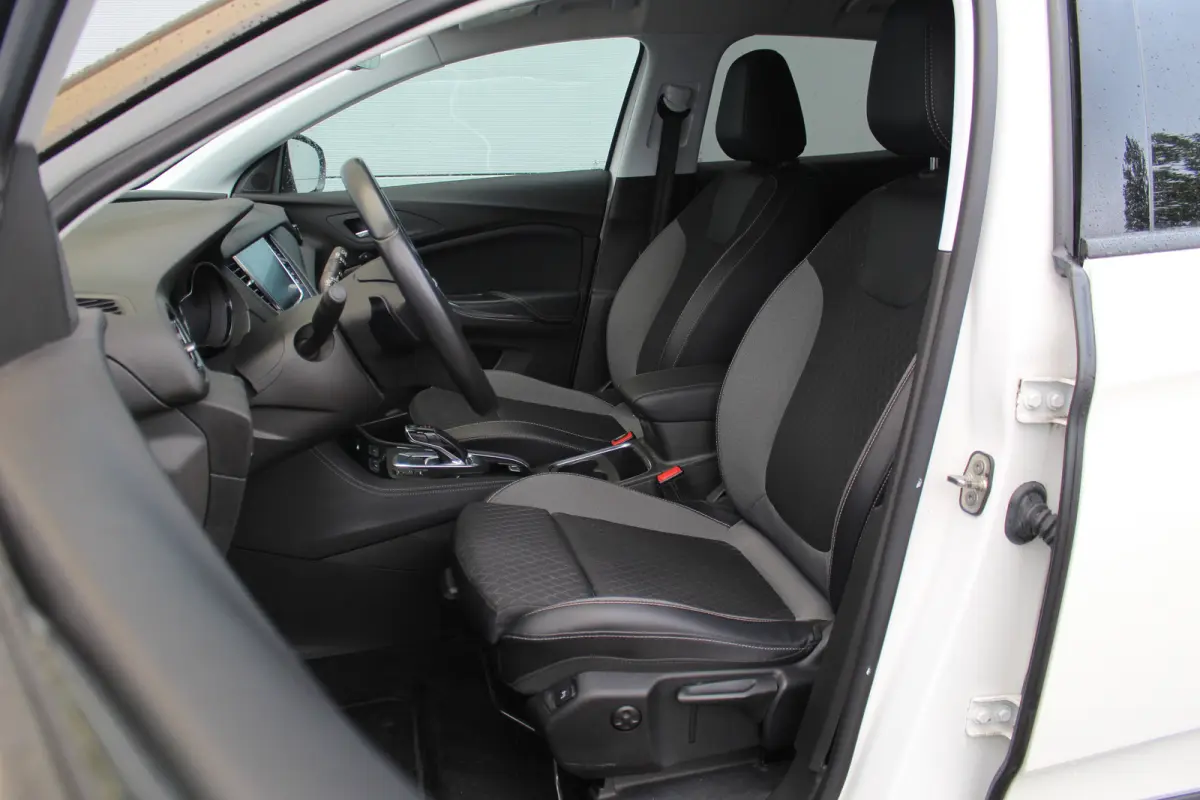 1.6 Turbo Hybrid Elegance | Camera | AGR Stoel | Elek. Achterklep | Keyless | CarPlay | Climate | Cruise C. | LED | 18" LMV | PDC V&A | Camera | AGR Stoel | Elek. Achterklep | Keyless | CarP