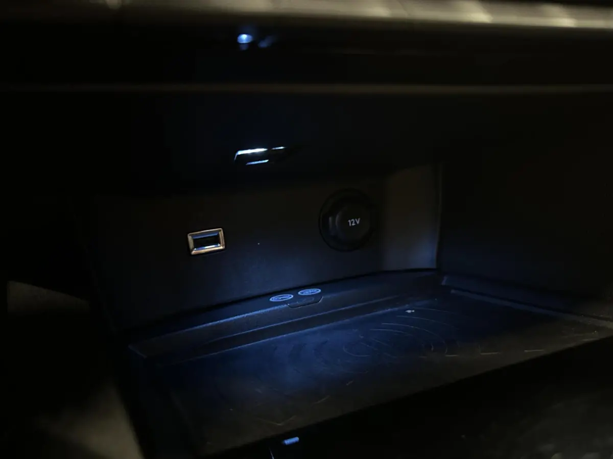 1.2 PureTech Blue lease Executive Avantage NAVI CARPLAY CRUISE ECC TREKHAAK.