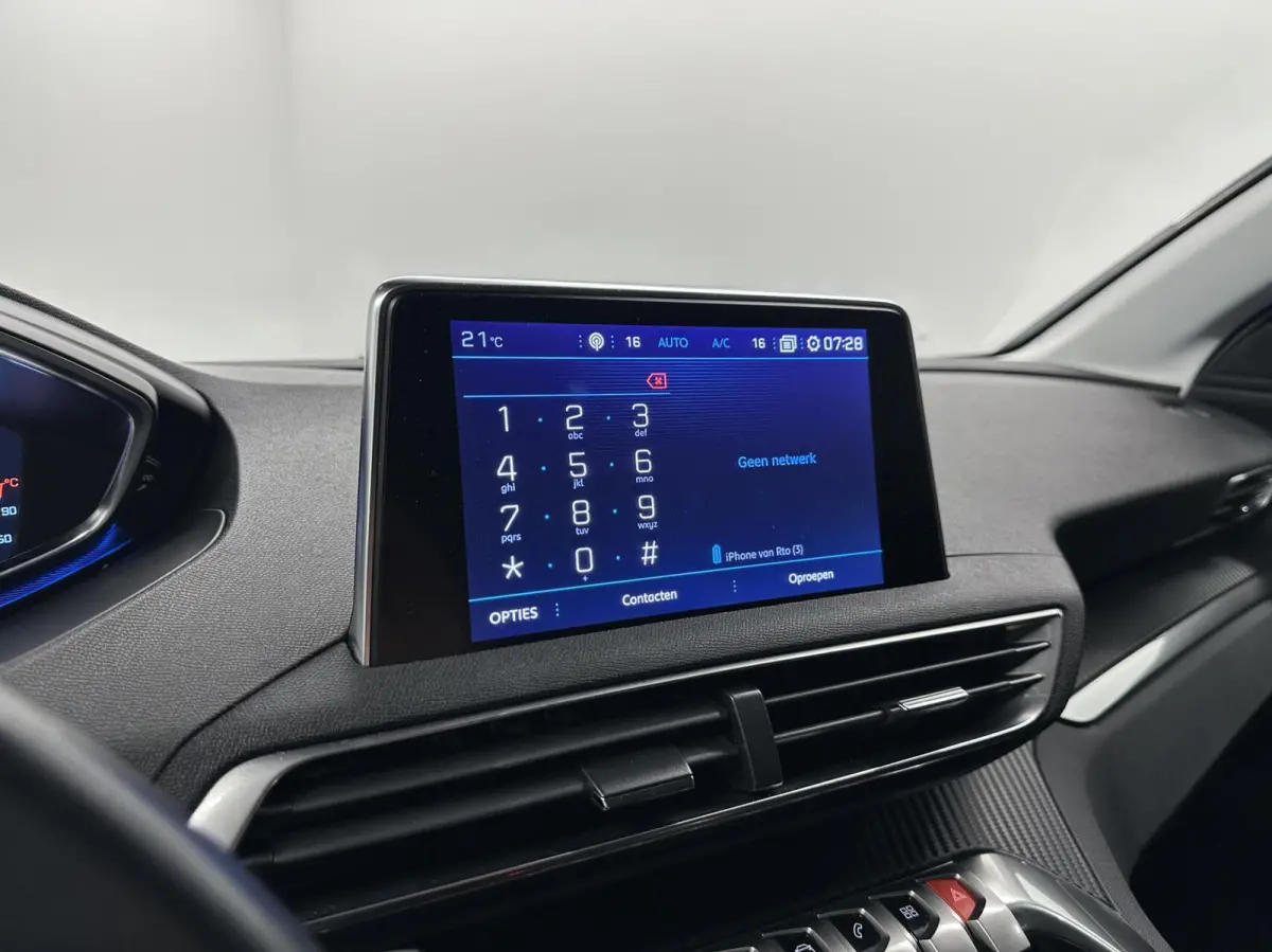 1.2 PureTech Blue lease Executive Avantage NAVI CARPLAY CRUISE ECC TREKHAAK.