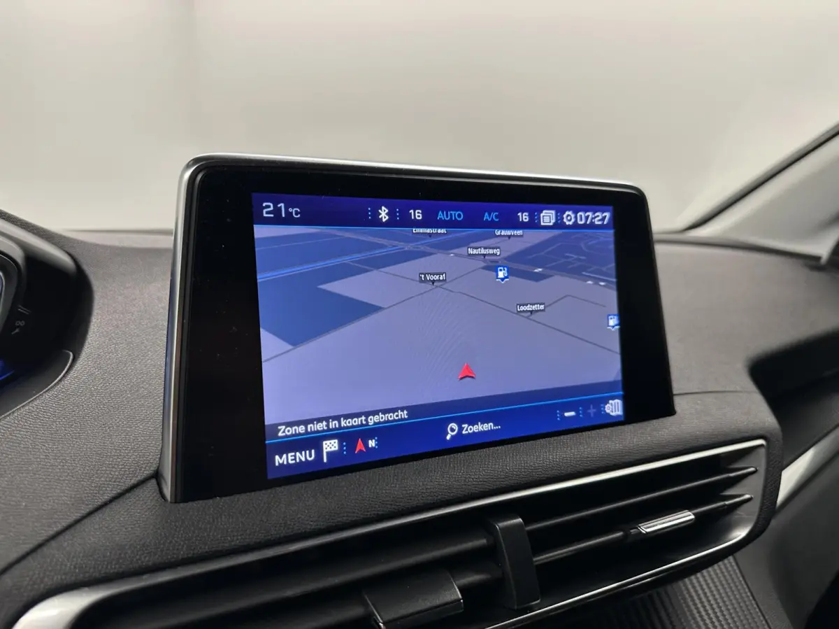 1.2 PureTech Blue lease Executive Avantage NAVI CARPLAY CRUISE ECC TREKHAAK.