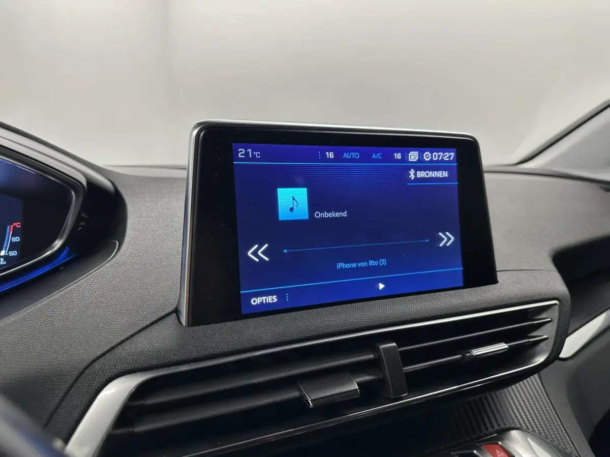 1.2 PureTech Blue lease Executive Avantage NAVI CARPLAY CRUISE ECC TREKHAAK.