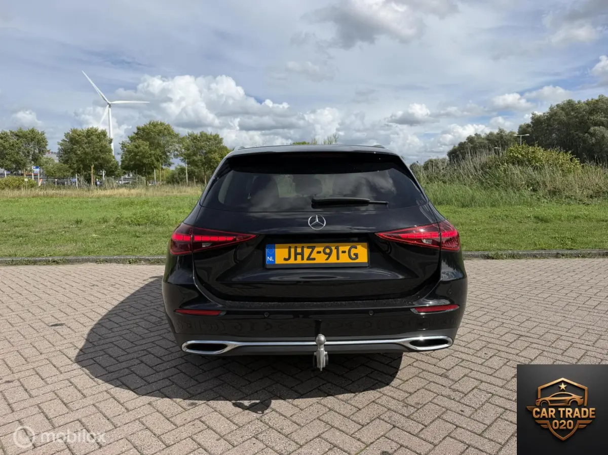 180 CARPLAY|TREKHAAK|SFEER
