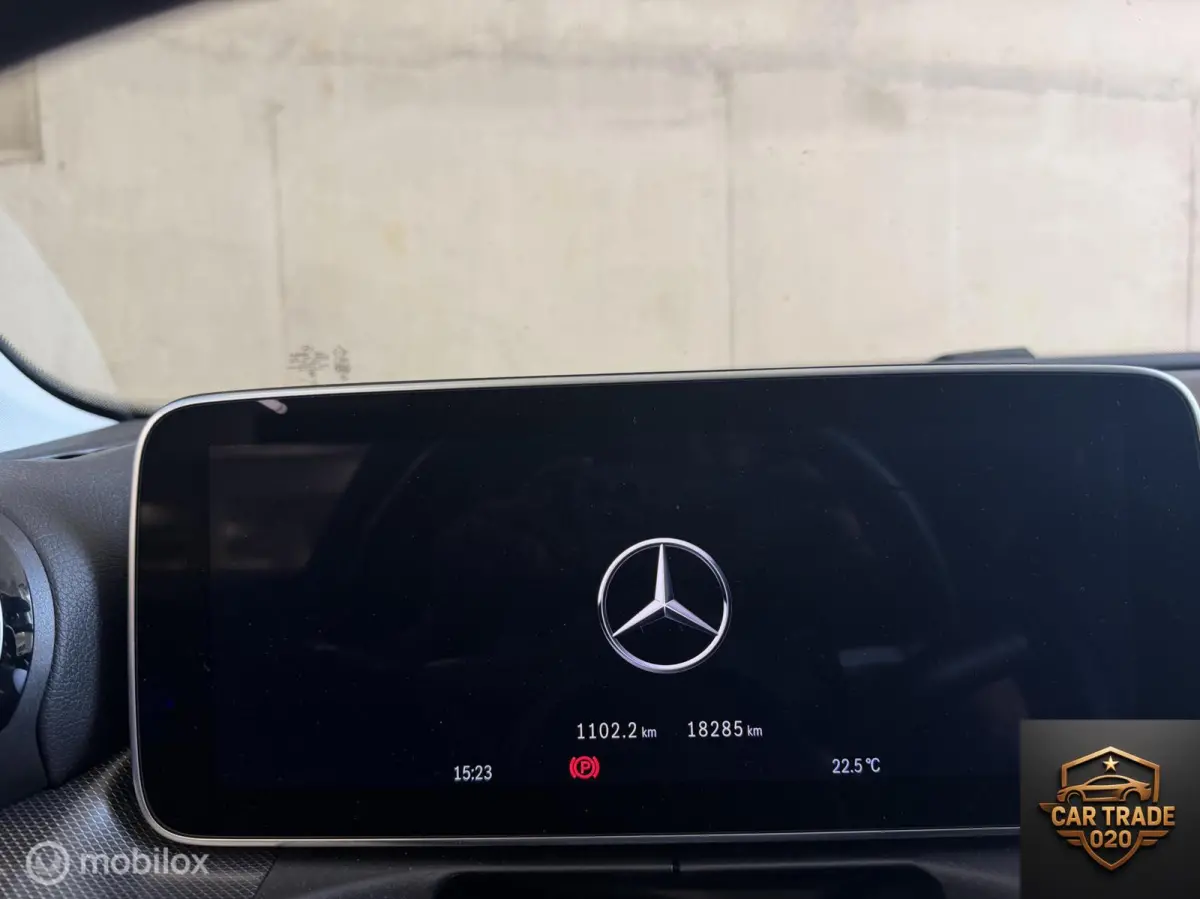 180 CARPLAY|TREKHAAK|SFEER