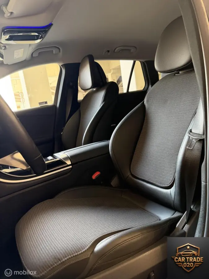 180 CARPLAY|TREKHAAK|SFEER