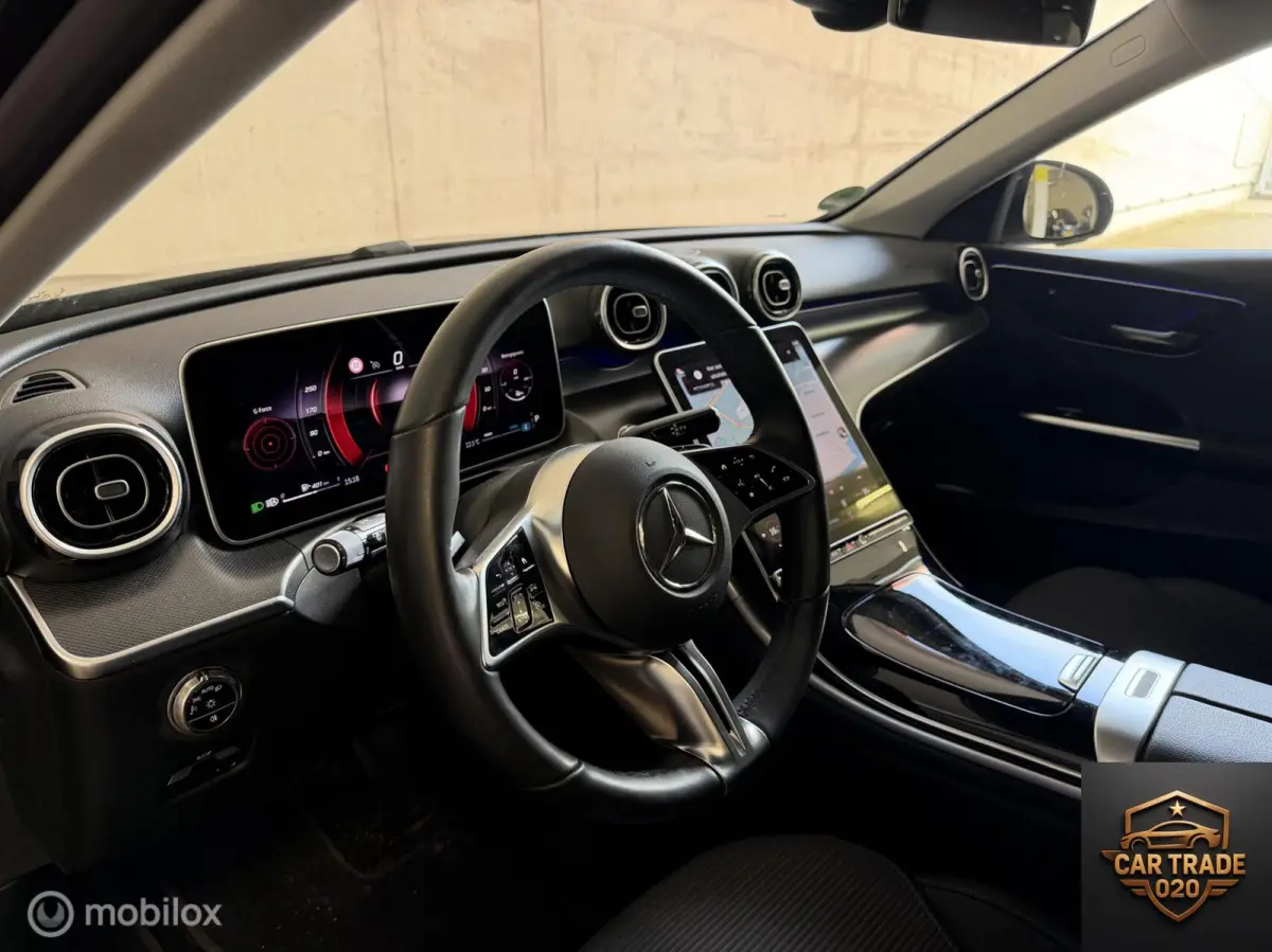 180 CARPLAY|TREKHAAK|SFEER