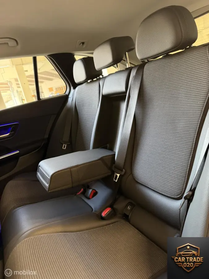 180 CARPLAY|TREKHAAK|SFEER