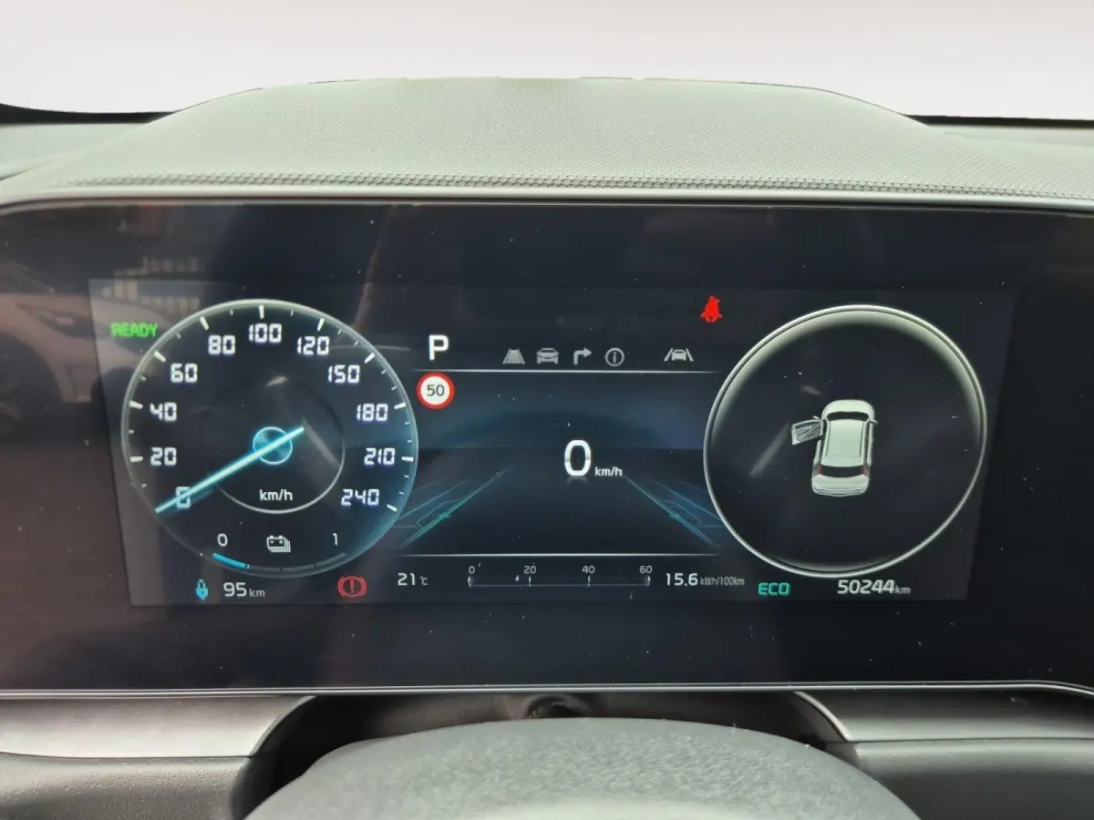 Edition 64.8 kWh | Afneembare Trekhaak | Climate Control | Cruise Control | Camera | Navigatie | Stoelverwarming | Stuurverwarming |