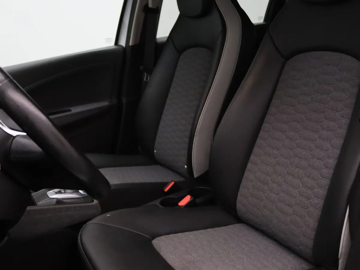 R135 Intens Business 52 kWh KOOPBATTERIJ Apple Carplay/Android Auto | Climate