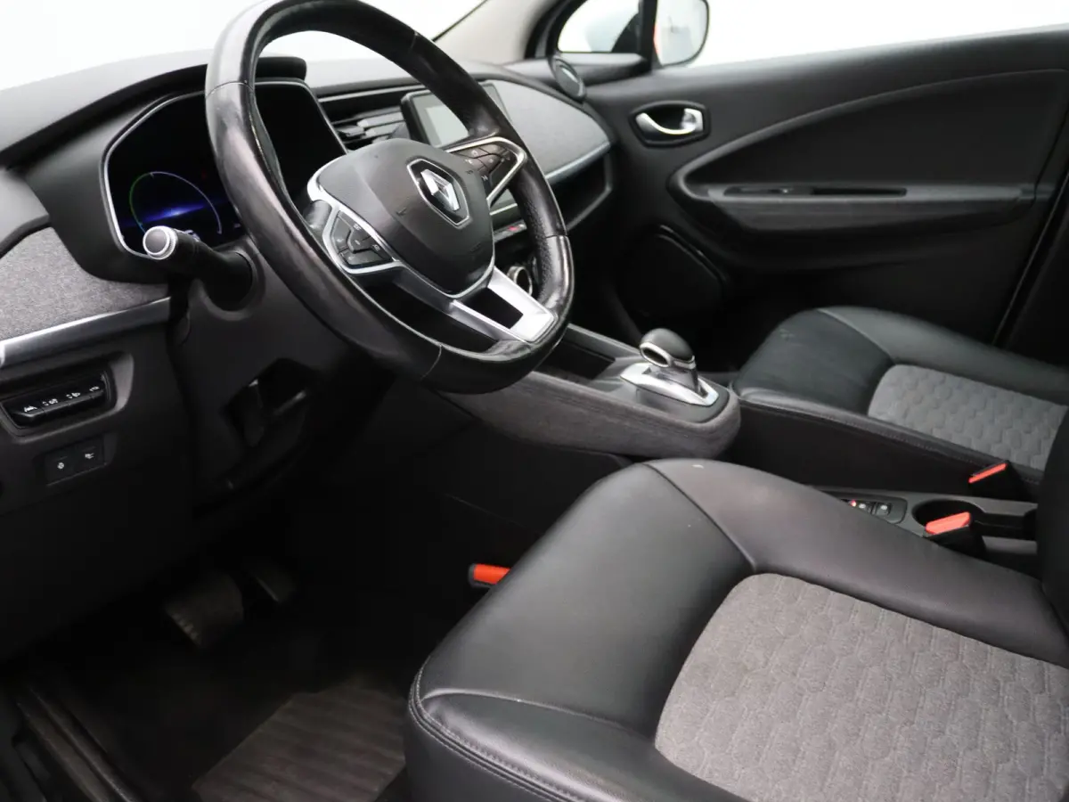 R135 Intens Business 52 kWh KOOPBATTERIJ Apple Carplay/Android Auto | Climate