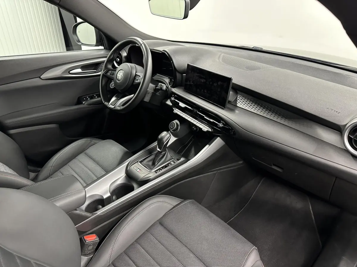 1.5T Hybrid Sprint NAVI CARPLAY LEER ADAPTIEF CRUISE.